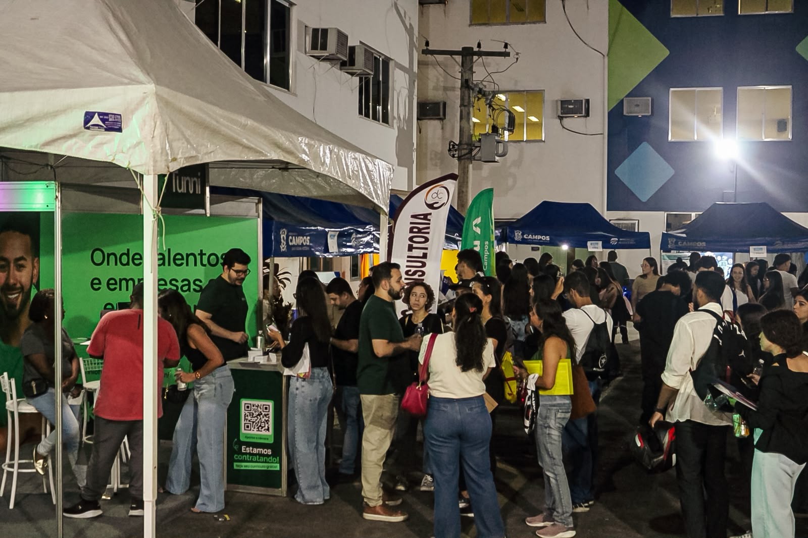 Estácio realiza feira de estágios, empregos e carreiras com mais de 300 vagas em Campos dos Goytacazes