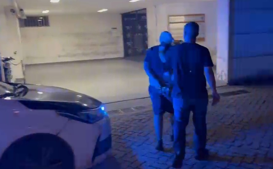 Polícia Civil encontrou o criminoso sendo contido por populares na Via Light