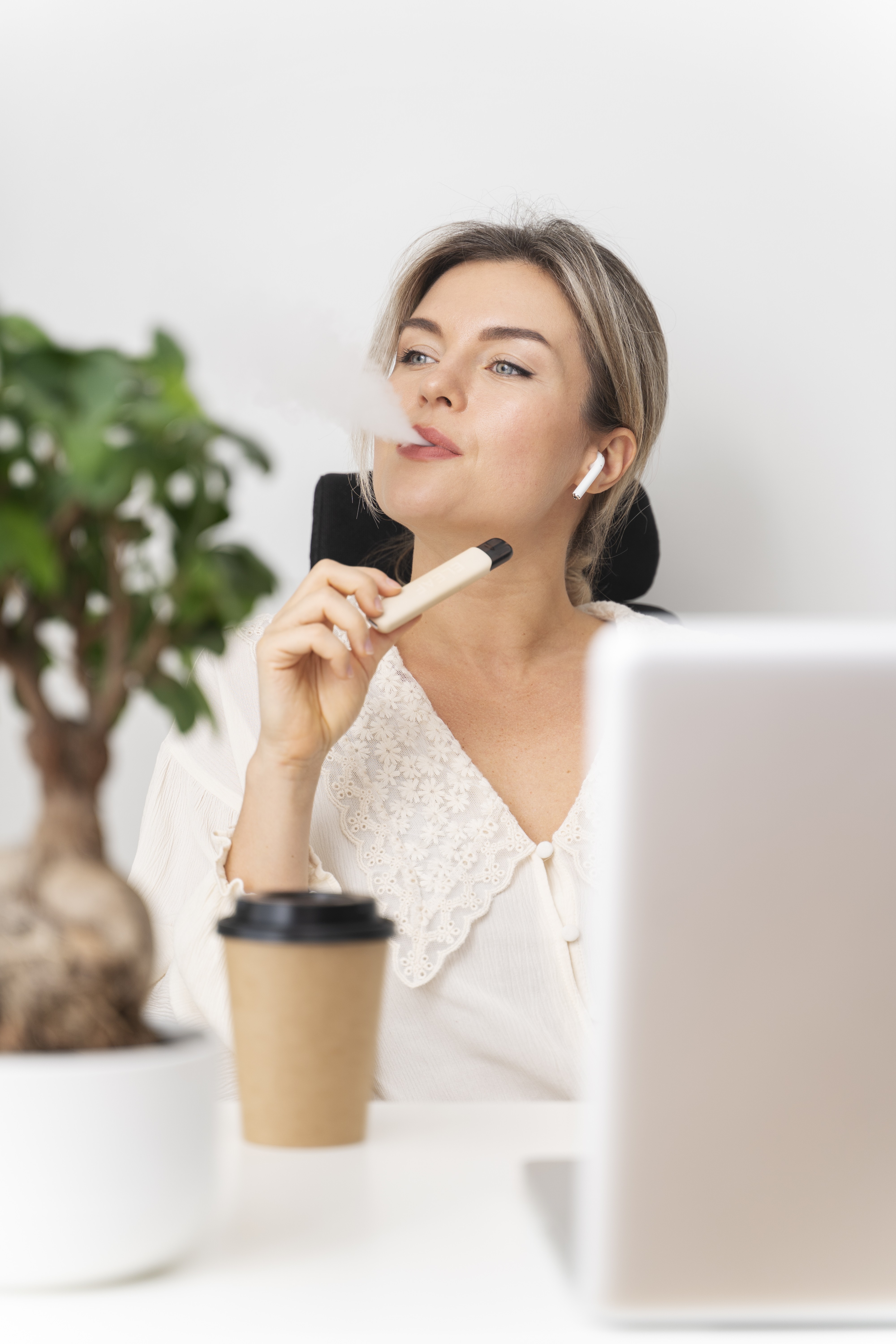 Vape pode interferir no desenvolvimento de bebês no útero, aponta estudo - QTU Questões do Universo