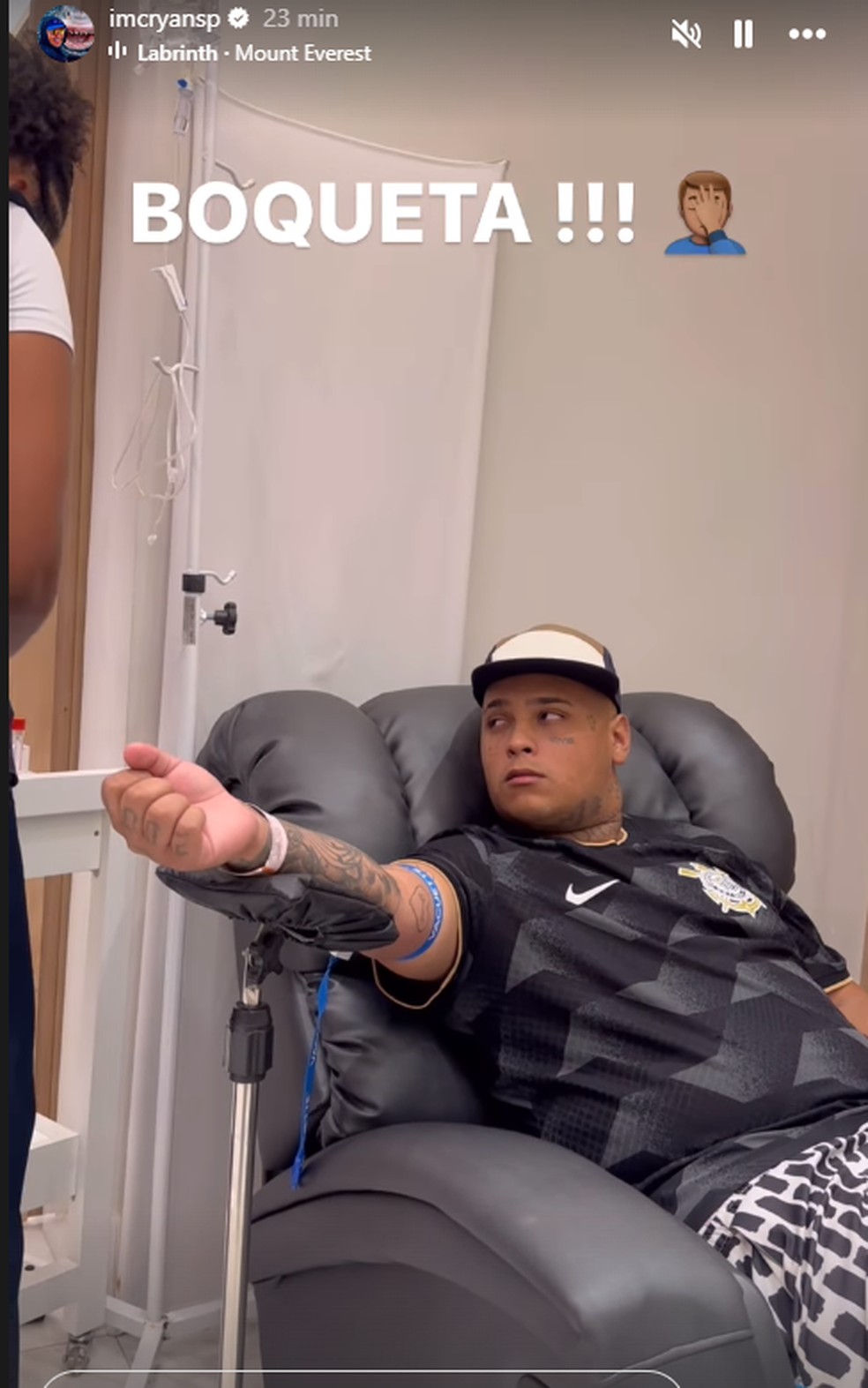 Ryan Machucou Os Bracos