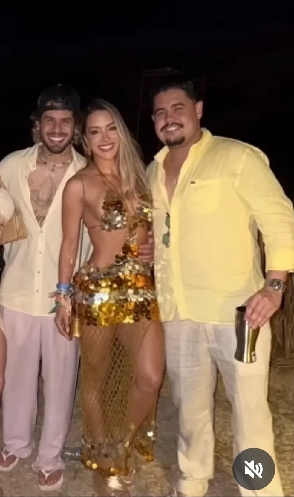 Gessica Muniz entre Z� Felipe e Jo�o Victor � Foto: rep/ instagram