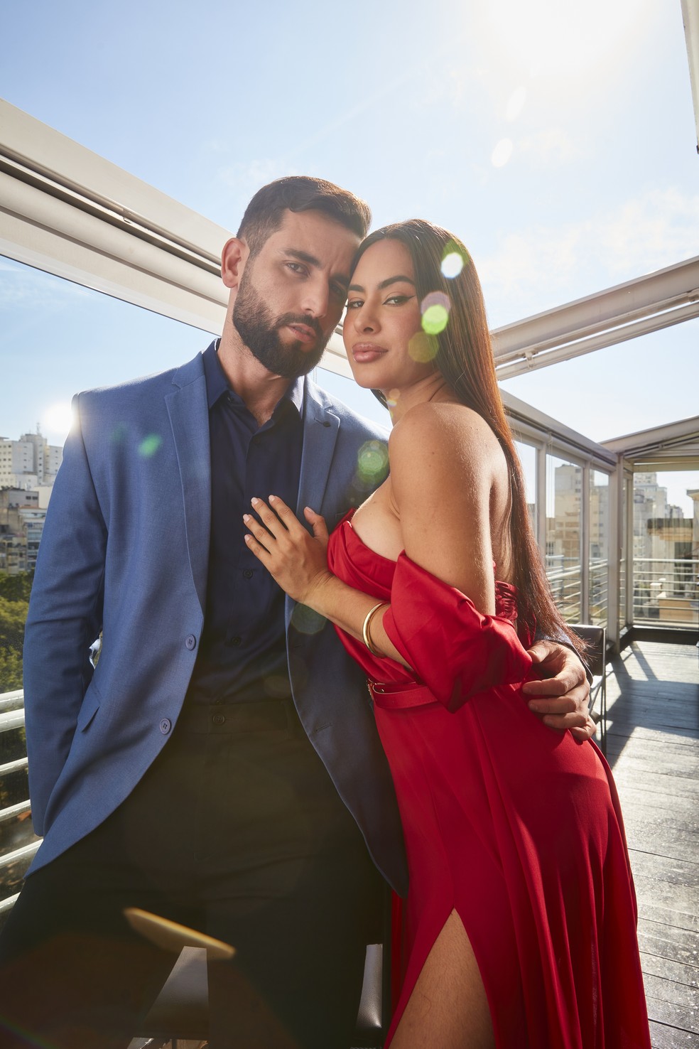 Matteus e Isabelle, do 'BBB 24', em ensaio exclusivo para a Canal Extra — Foto: Fotos: Gabriel Bertoncel | Stylist: Paulo Zelenka | Beleza: João Lom | Agradecimento: Esther Rooftop