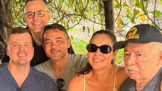 Paolla Oliveira Revela Momento Íntimo em Família com Pai Ex-Policial e Irmãos