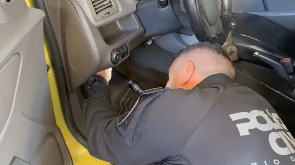 Polícia Civil mira esquema que adulterava taxímetros para cobrar mais de passageiros no Galeão; bando é ligado ao tráfico