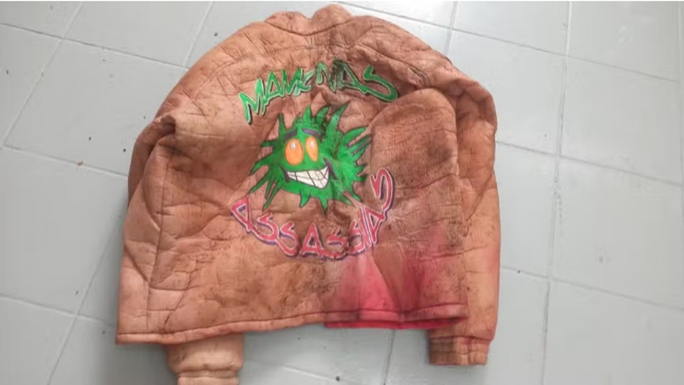 Jaqueta encontrada intacta deixada no caix&atilde;o de Dinho de Mamonas Assassinas &mdash; Foto: Jorge Santana/ Arquivo pessoal