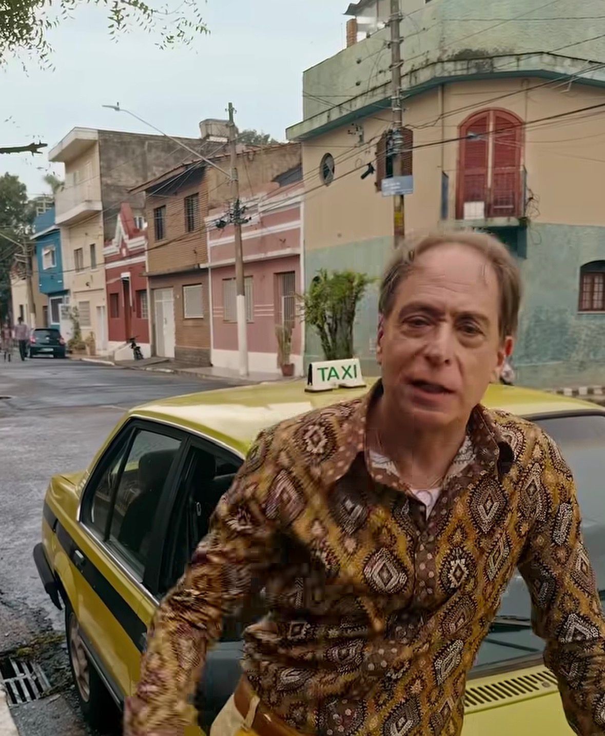 Pedro Cardoso revive Agostinho Carrara e surpreende fãs em nova campanha