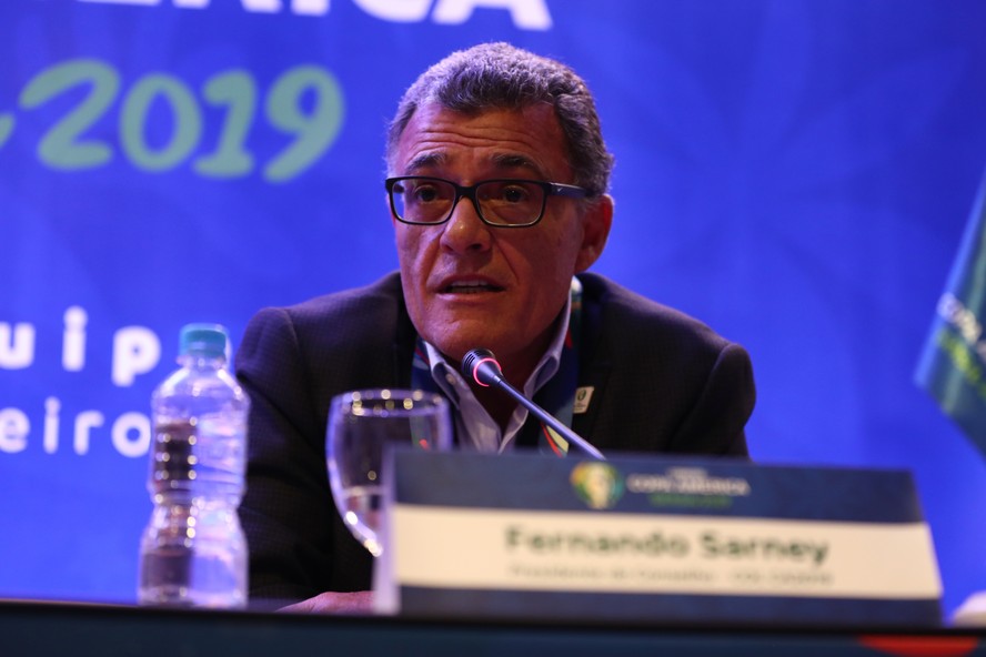 Maranhense Fernando Sarney assume presidência da CBF e convoca eleição para o dia 25 de maio