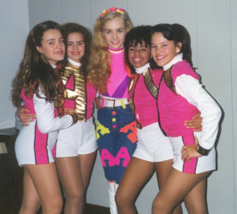Karine Carvalho, à esquerda, com Angélica e outras angelicats — Foto: divulgação