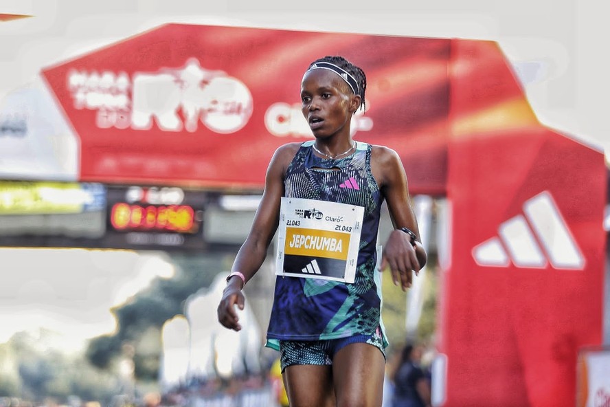 Nelly Jepchumba, campeã da meia maratona do Rio de 2023