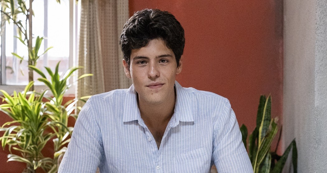 Em ‘Três Graças’, Raul reencontra Samira e descobre segredo doloroso