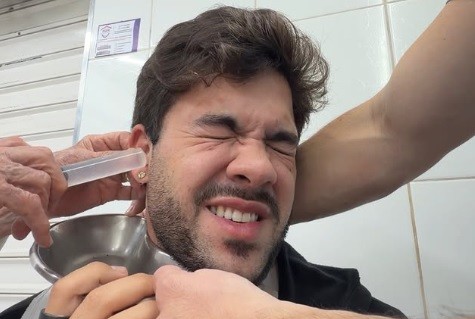 Álvaro conta que mosquito entrou em seu ouvido enquanto estava em um date: 'Ele não vai me esquecer'