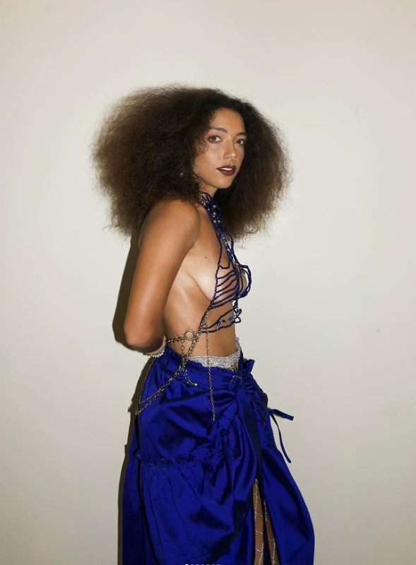 Alice Carvalho e Chica Caldas namoram há dois anos — Foto: rep/ instagram