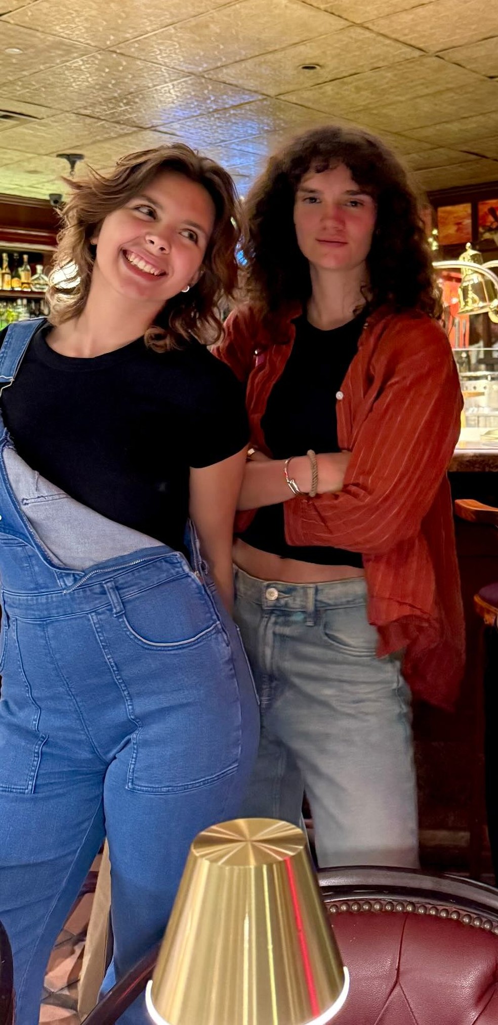 Clara Buarque posta foto de Flor Gil e da namorada Nikita Chikita em Nova York — Foto: reprodução/ instagram