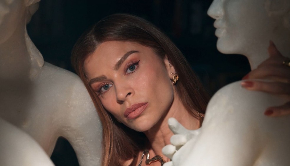 Arminda (Grazi Massafera) em 'Três Graças' — Foto: Reprodução/ Rede Globo
