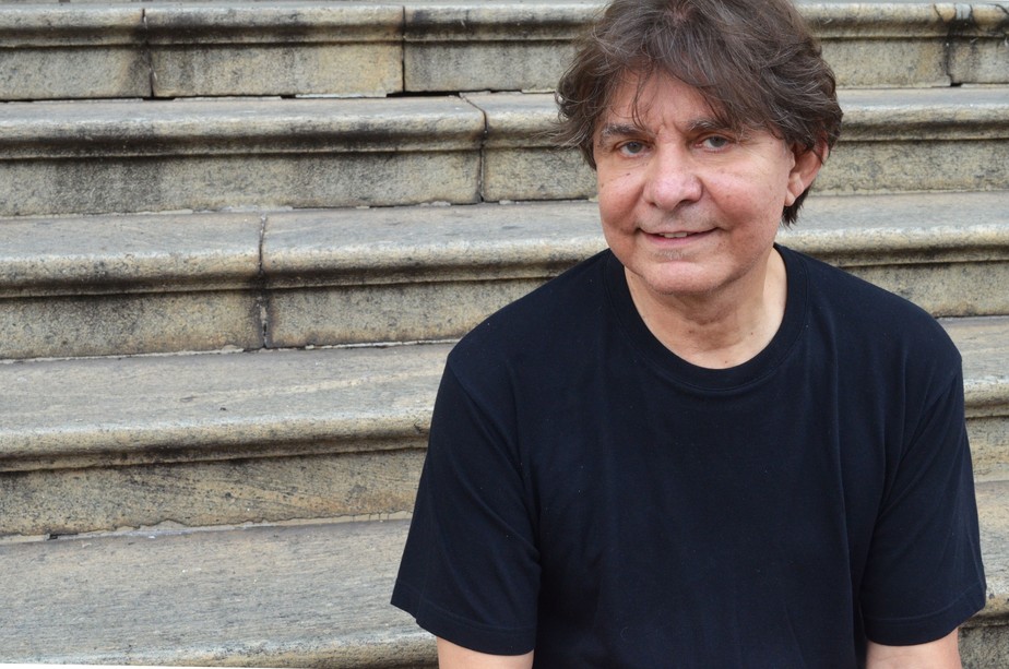 Lô Borges tem velório aberto ao público e enterro restrito aos familiares e  amigos