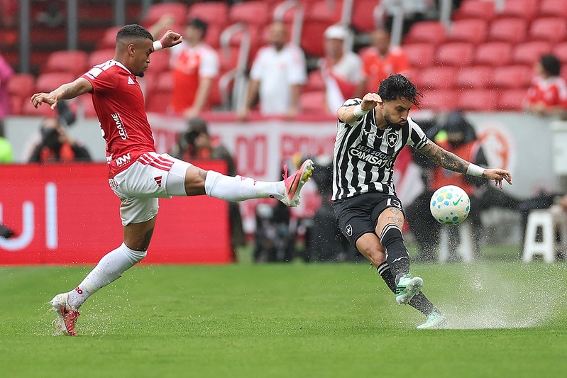 Sem competividade, Botafogo perde a terceira em cinco jogos sob o comando de Tite - Foto
