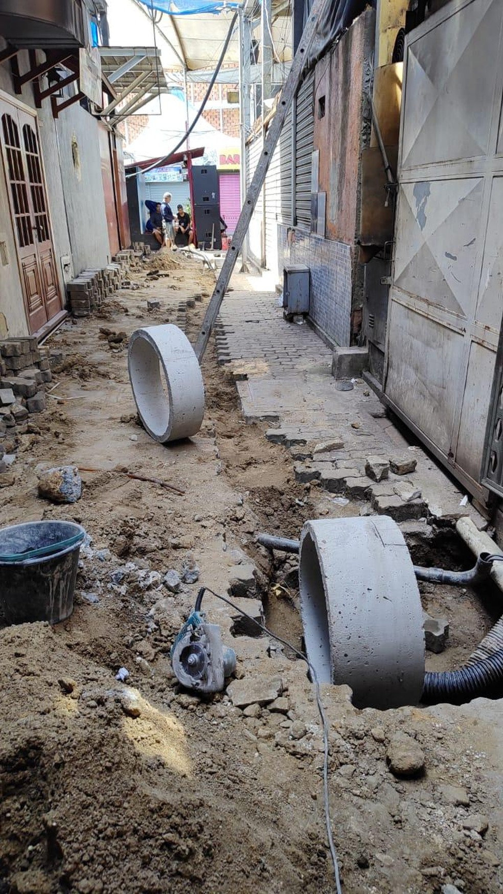 Obras da Light na Feira de São Cristóvão para instalação de cabeamento — Foto: Divulgação/Feira de São Cristóvão