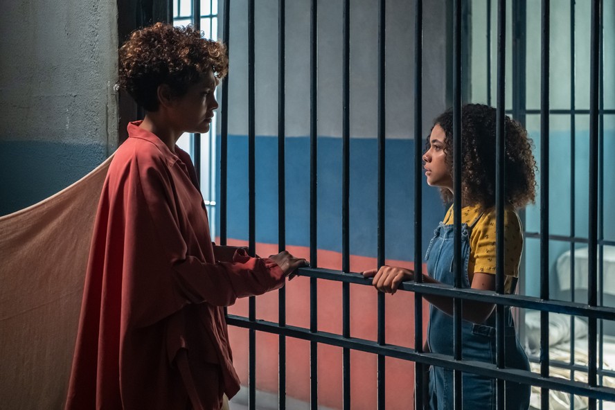 Lena (Barbara Reis) e Joélly (Alana Cabral) em 'Três Graças'