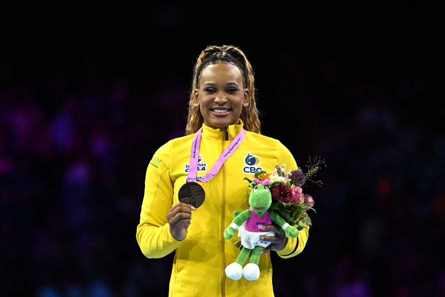 Rebeca Andrade supera Biles e é ouro na final do salto no Mundial de Ginástica  Artística