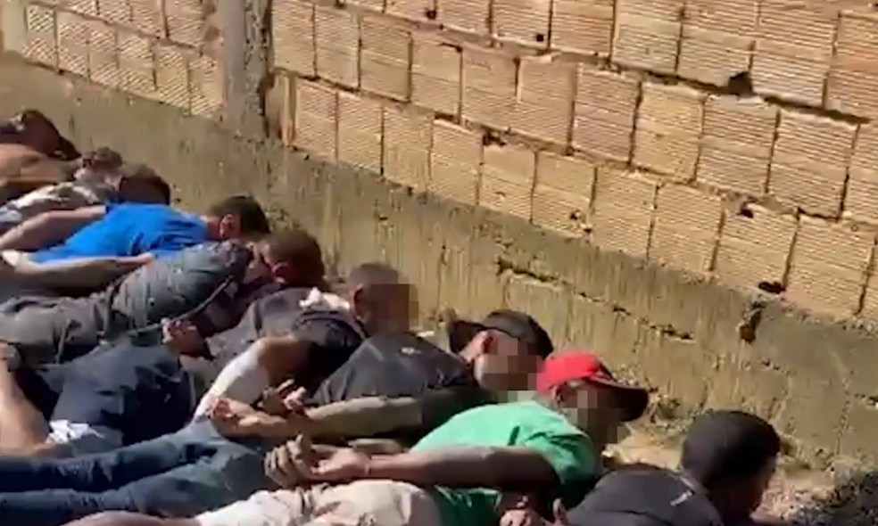 Parte dos 13 presos na Opera&ccedil;&atilde;o da Pol&iacute;cia Civil &mdash; Foto: Reprodu&ccedil;&atilde;o redes sociais Pcerj