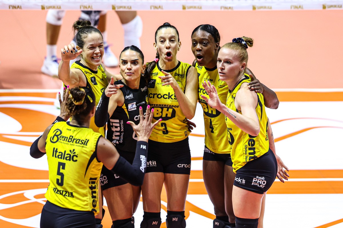 Impecável, Praia Clube faz 3 a 0 no Minas e é tricampeão da Superliga Feminina de Vôlei
