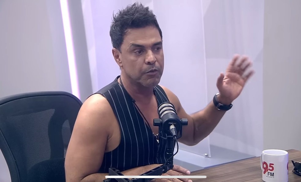 Zezé Di Camargo fala do futuro da dupla com Luciano e problemas na voz — Foto: Reprodução - Pod ou Quá
