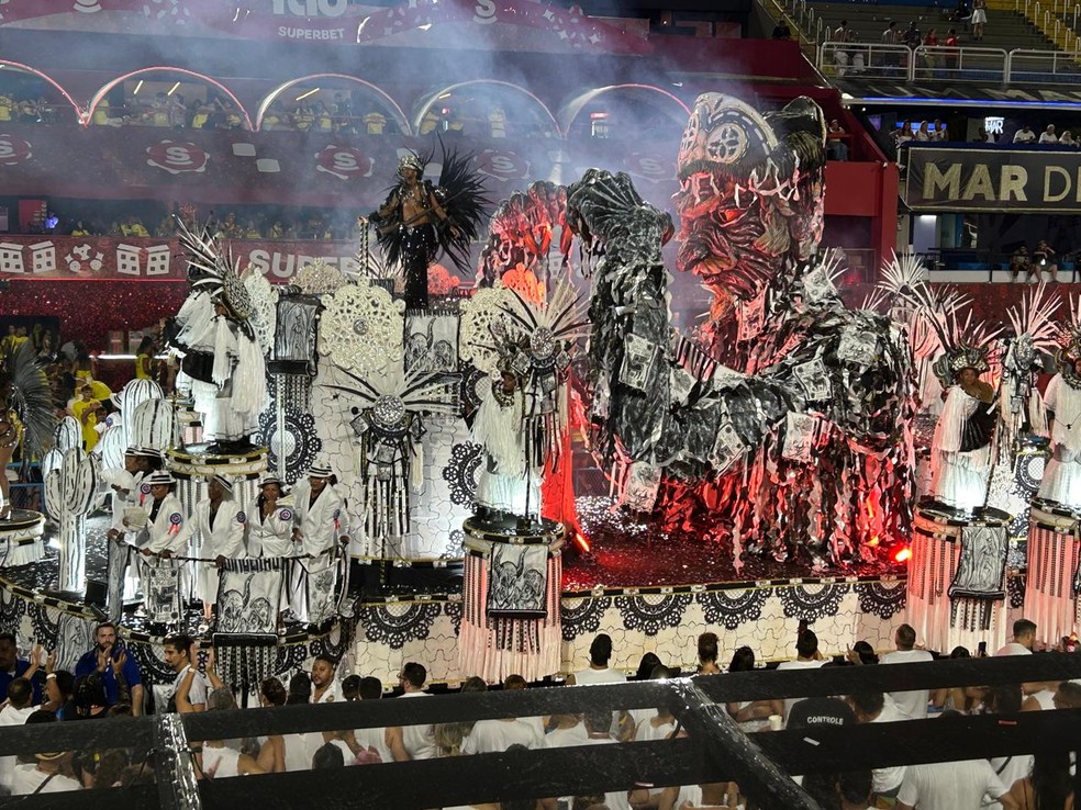 Alegoria da Vigário Geral (“Malassombro sertanejo”). — Foto: Marcelo de Mello