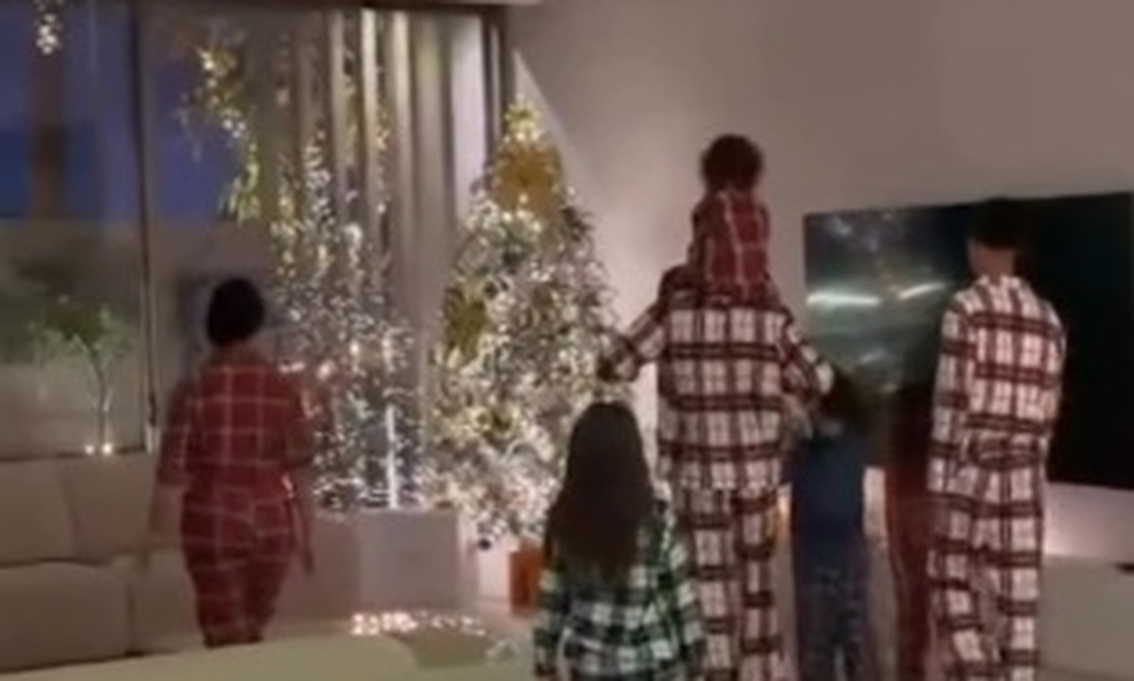 Cristiano Ronaldo celebra o Natal com a família; veja mensagem aos fãs 