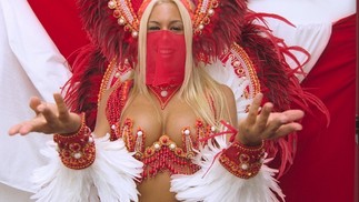 Joana Prado, ex-Feiticeira, no carnaval de 2000 no Salgueiro — Foto: Pércio Campos