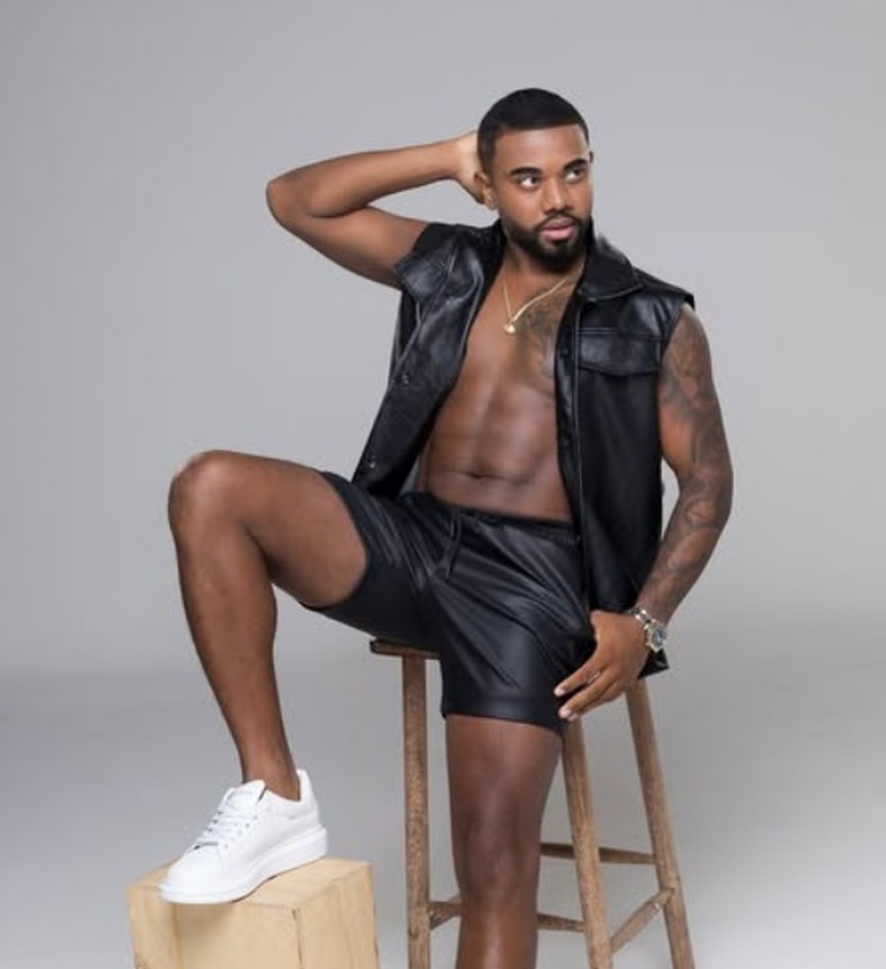 Davi Brito após a Lipo HD para definir o abdômen — Foto: Instagram