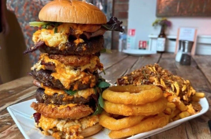 Desafio de 5 mil calorias em 1 hora agita pub na Inglaterra - QTU Questões do Universo