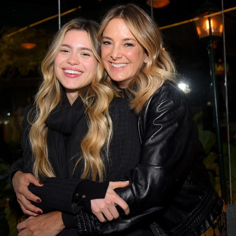 Lolle Pinheiro com a tia, Ticiane Pinheiro — Foto: reprodução/ instagram