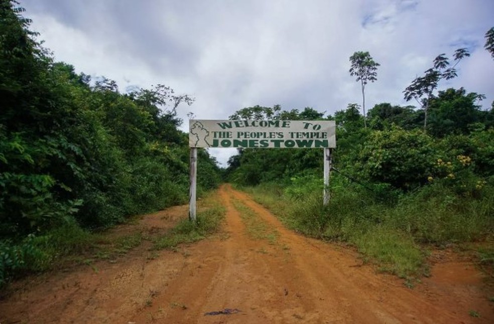 Entrada de Jonestown, na Guiana &mdash; Foto: AFP