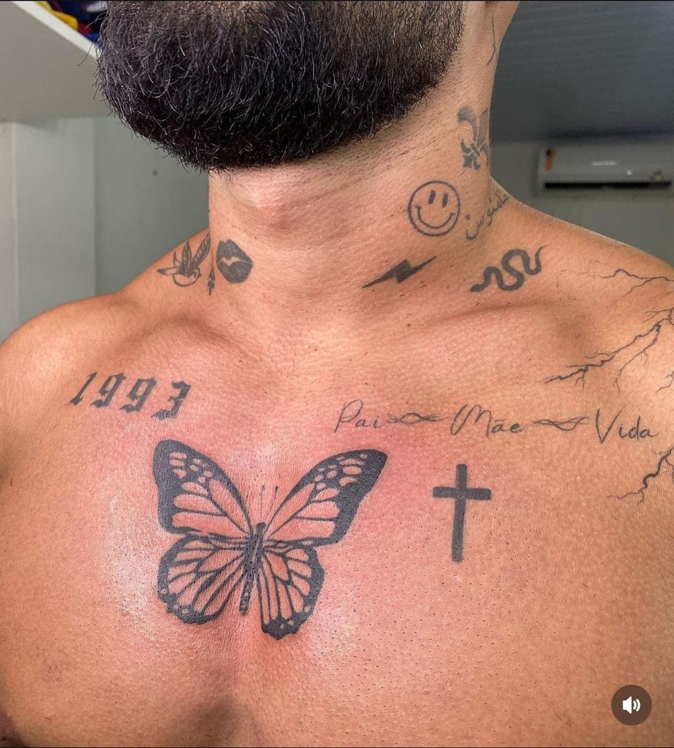 Bruno Robert6o e a tatuagem com o nome da seita — Foto: rep/ instagram