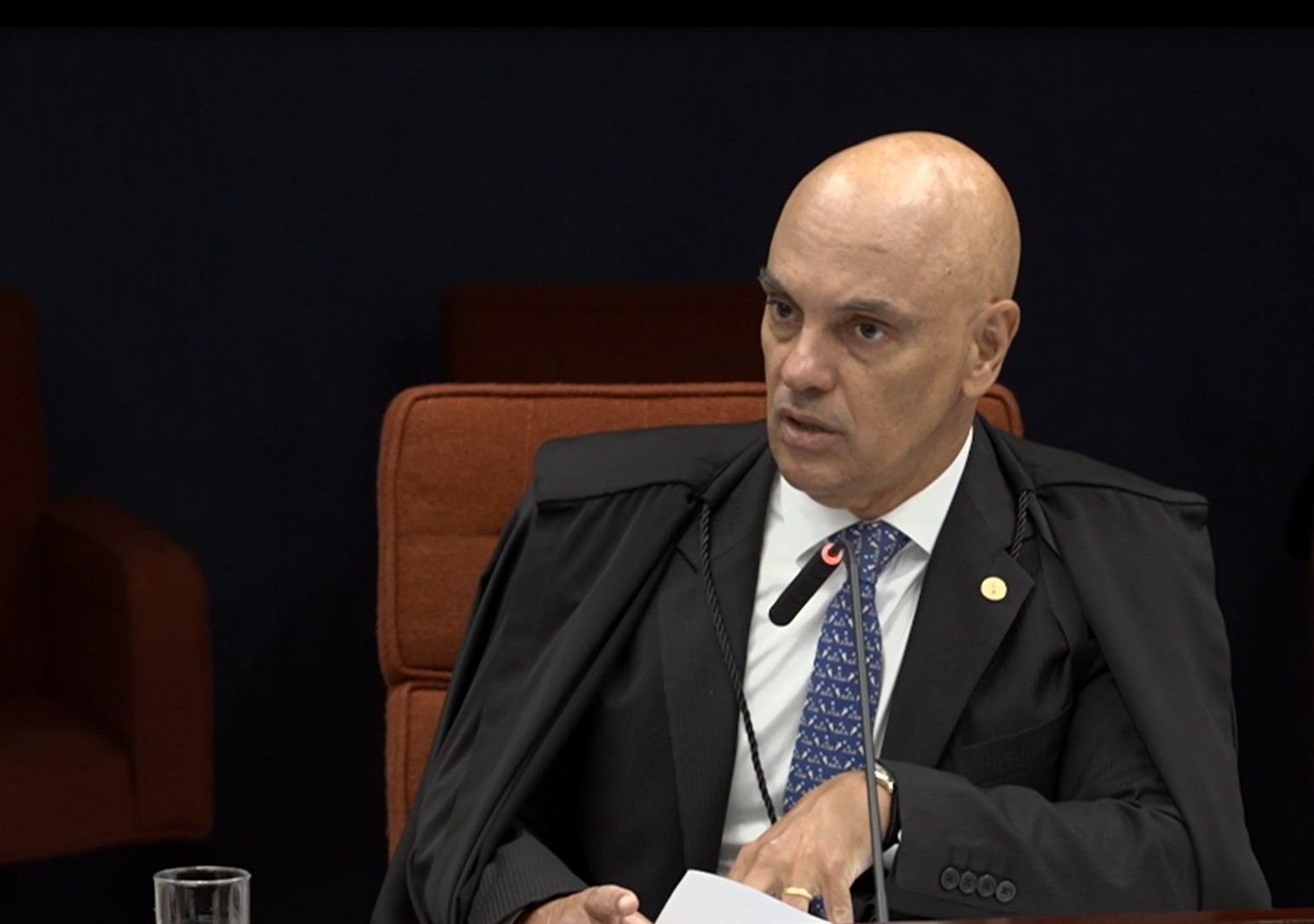 Moraes suspende aplicação da lei da dosimetria até julgamento do STF