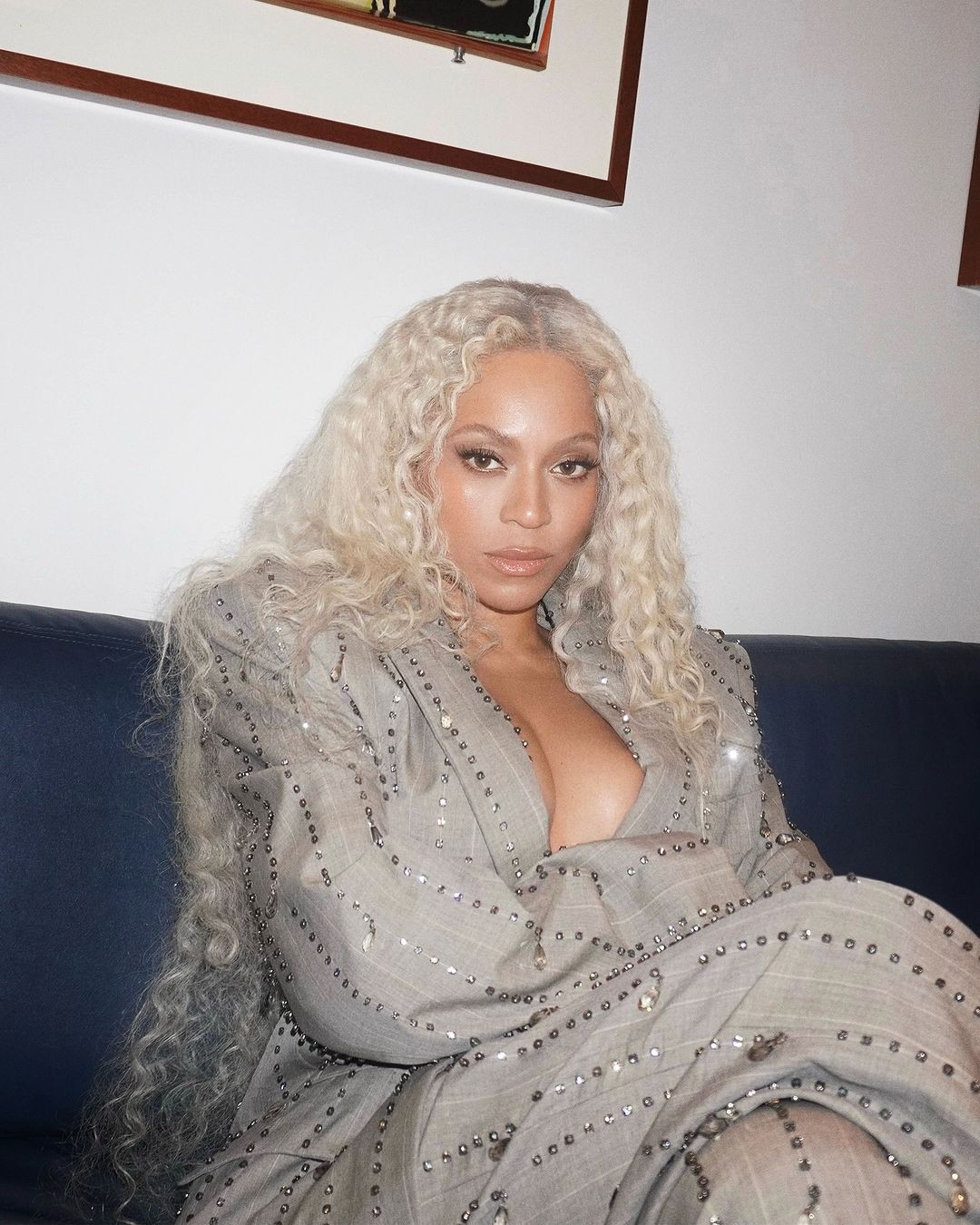 Presentão! Beyoncé lança álbum com regravações em espanhol e feat com Maluma - QTU Questões do Universo