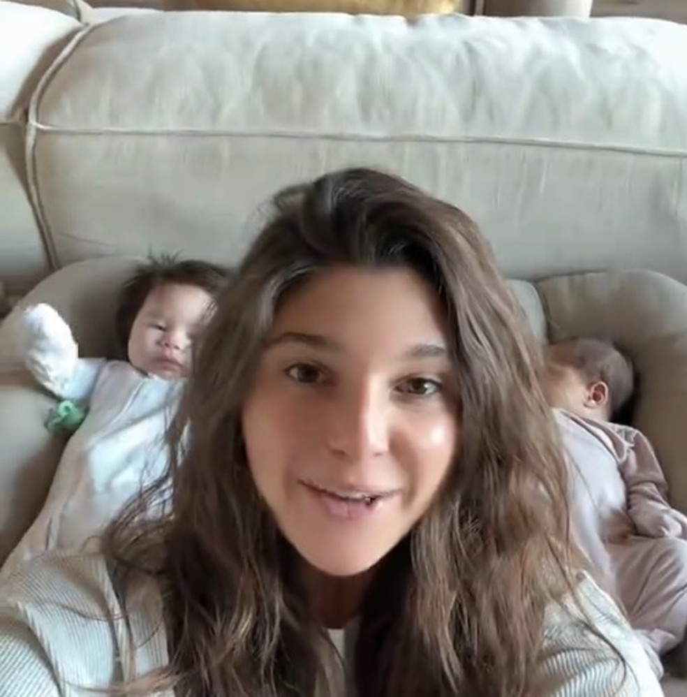Os filhos 'gêmeos' de Mia Kaercher — Foto: Reprodução/TikTok