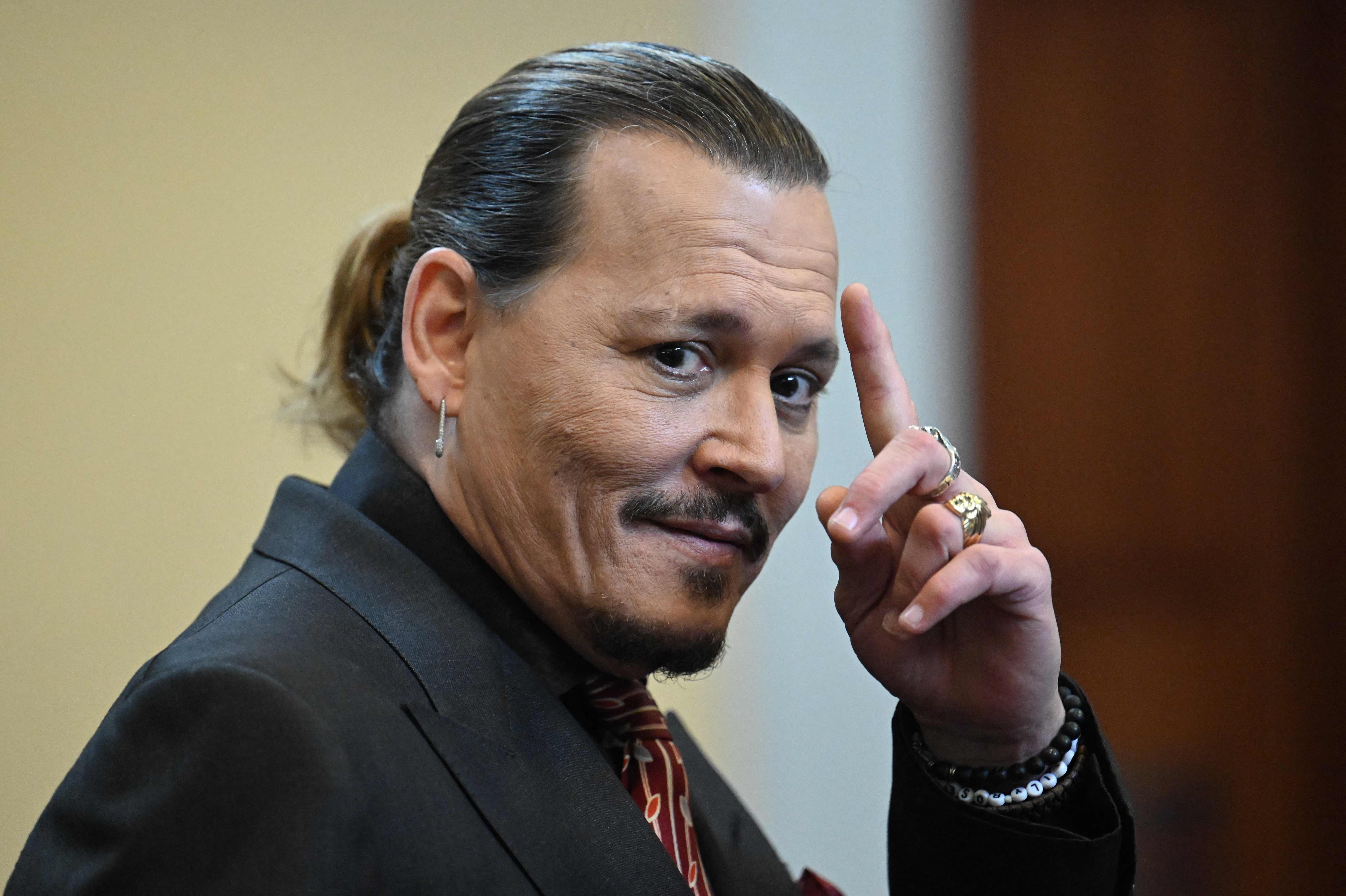 Policiais são chamados para casa de Johnny Depp após denúncia de invasão