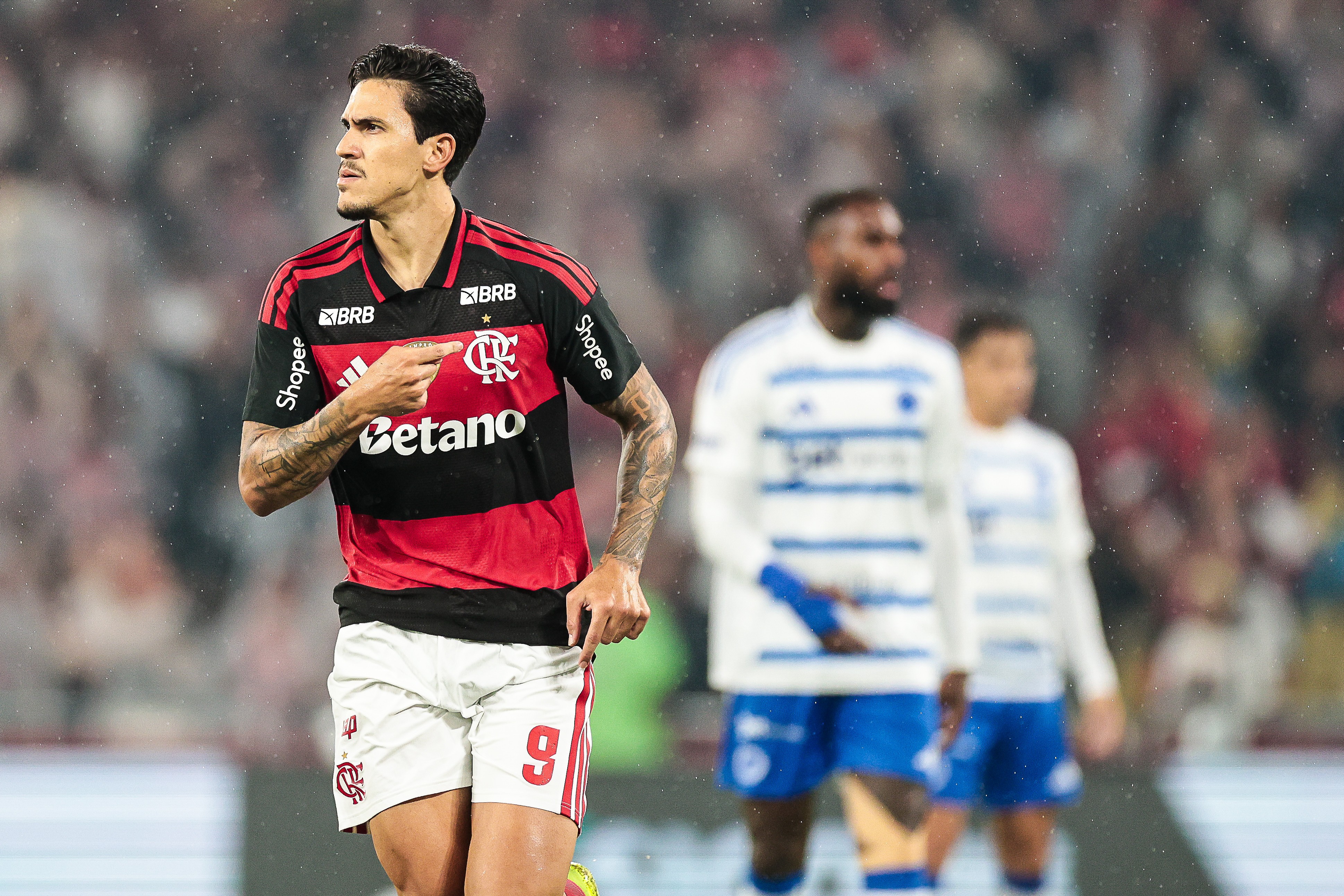 Flamengo pode acertar contas com Cruzeiro na Libertadores após oito anos, em embate que terá reencontros de portugueses