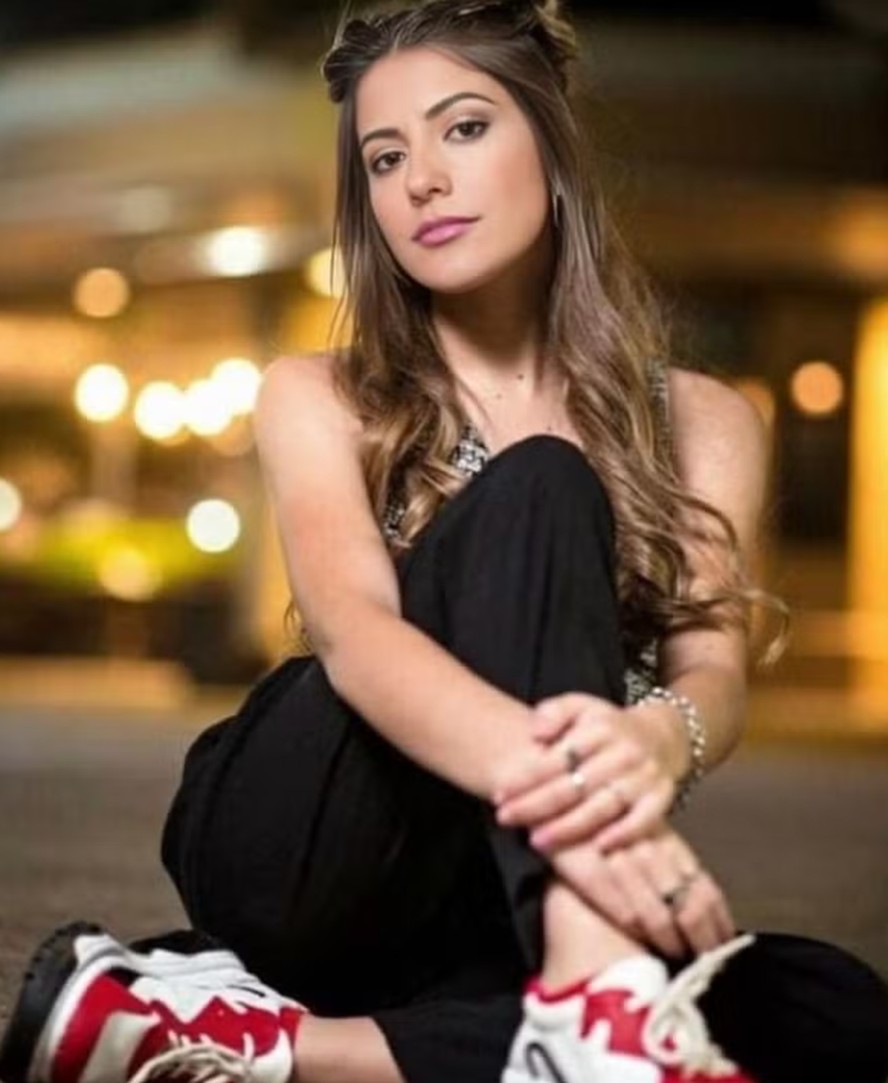 Ex-Panicat Ana Paula Leme foi presa em posto de gasolina, em Campinas