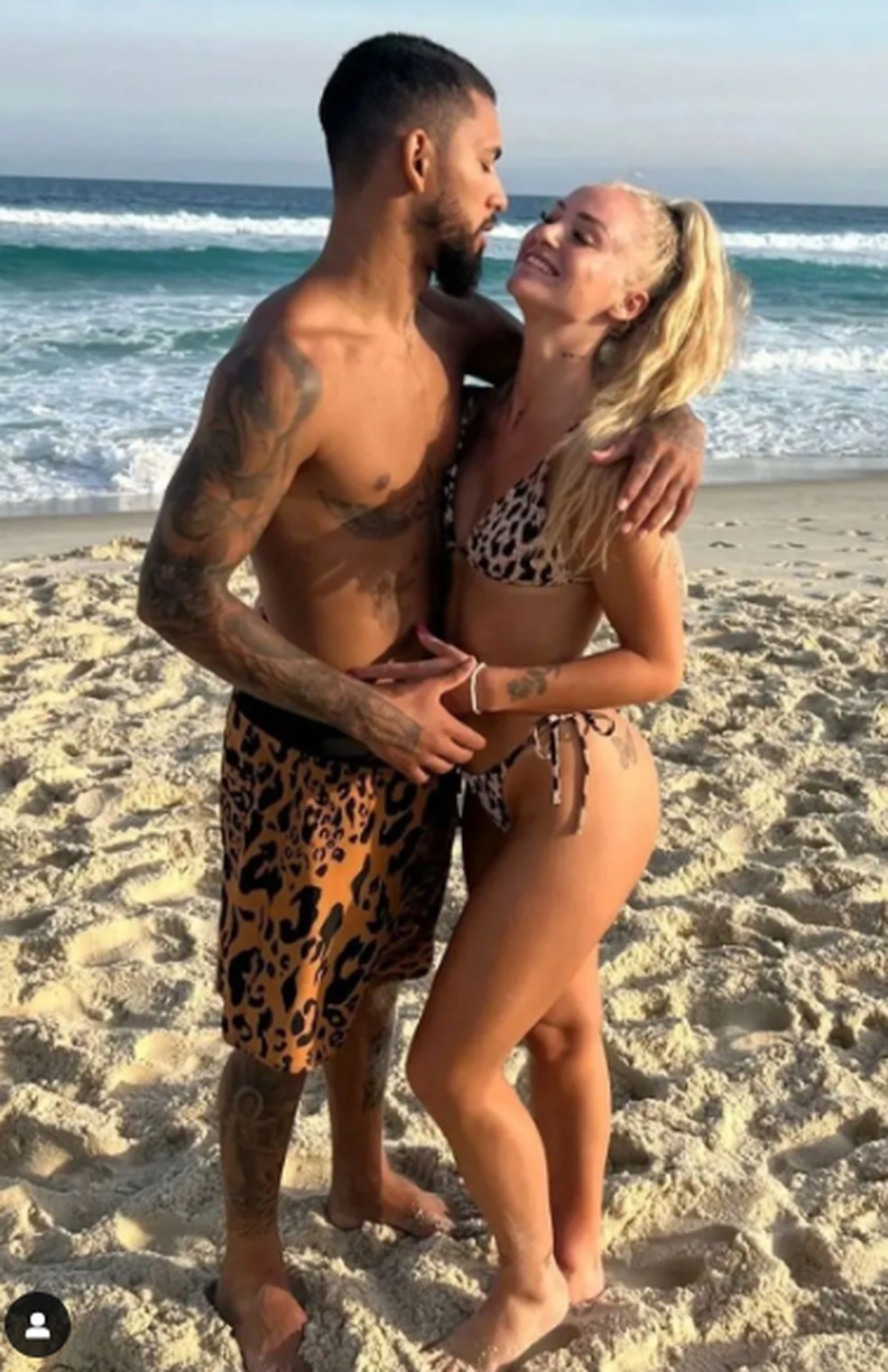 Alisha Lehmann e Douglas Luiz, ex-vasco, reatam namoro — Foto: Reprodução/Instagram