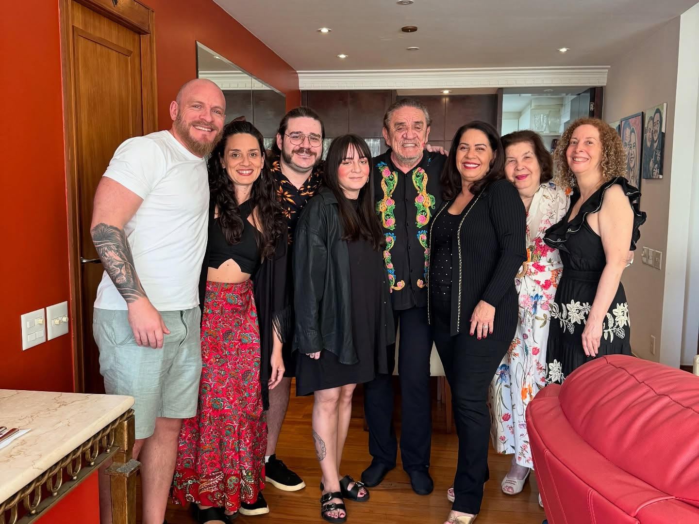 Z&eacute; Ramalho com parte da fam&iacute;lia reunida no anivers&aacute;rio da mulher &mdash; Foto: rep/  instagram
