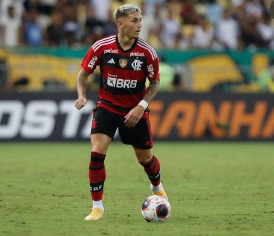 Juventus empresta lateral cria do Flamengo para o Verona :: ogol