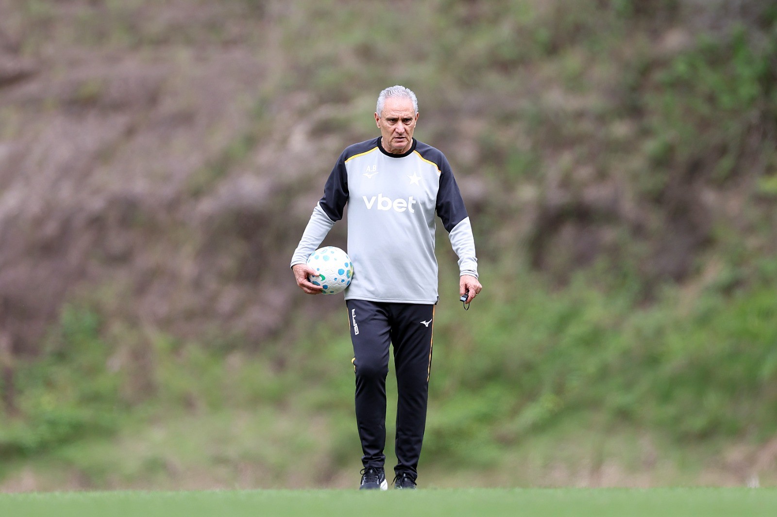 Treinador do Botafogo, Tite precisa ser respeitado