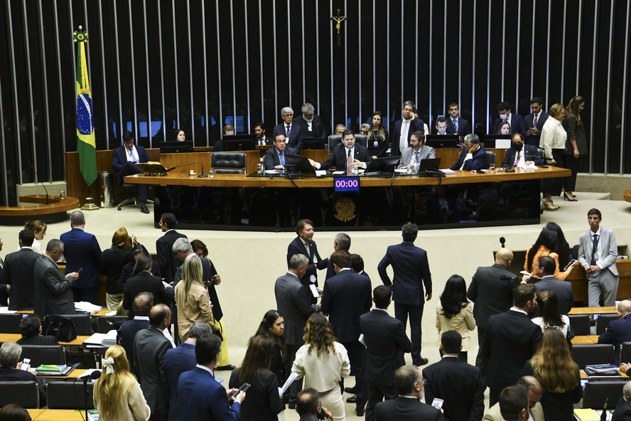 Plenário do Congresso: mensagem entregue pelo presidente