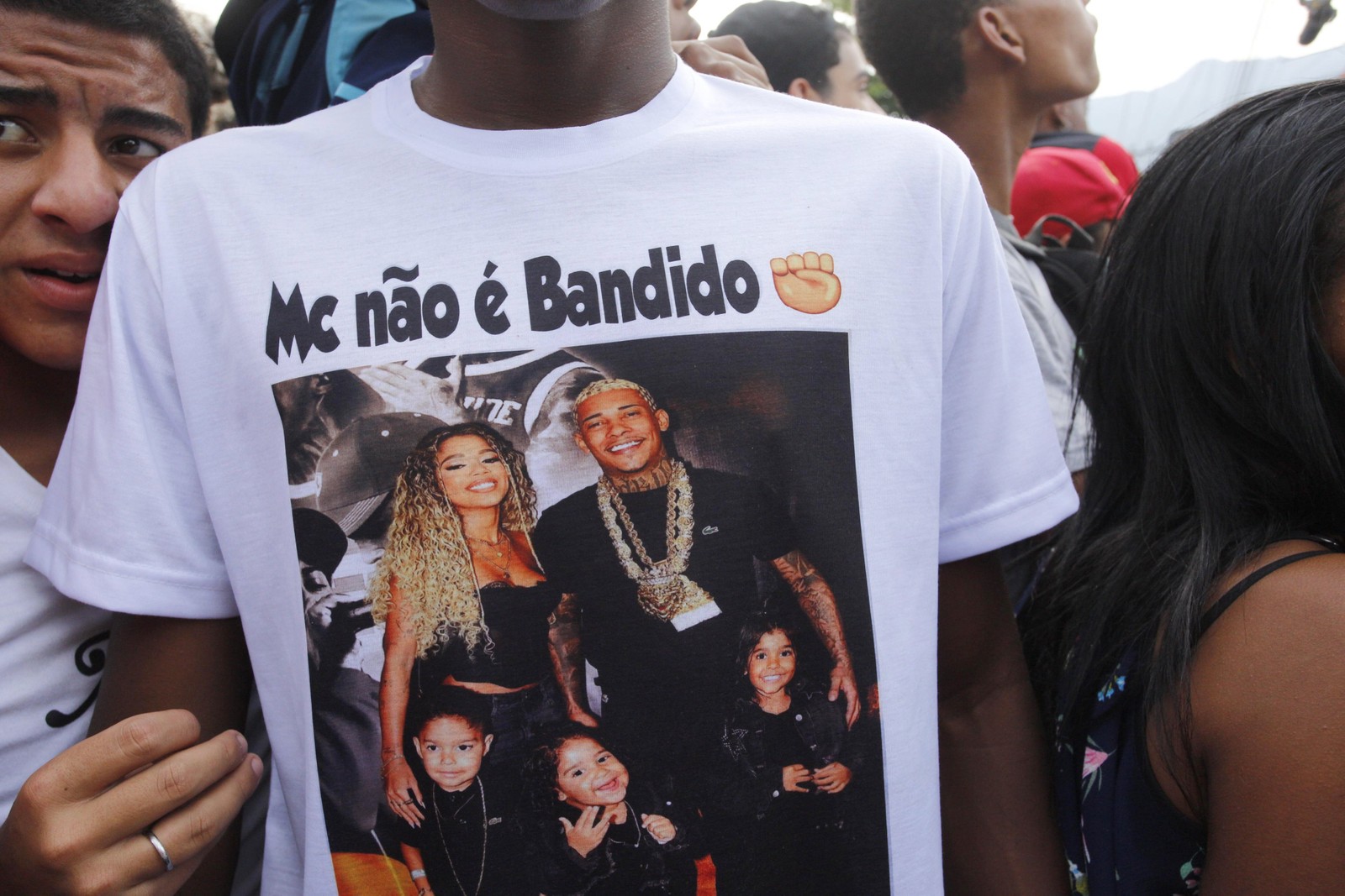 MC Poze do Rodo é libertado e deixa presídio em Bangu recebido por ...