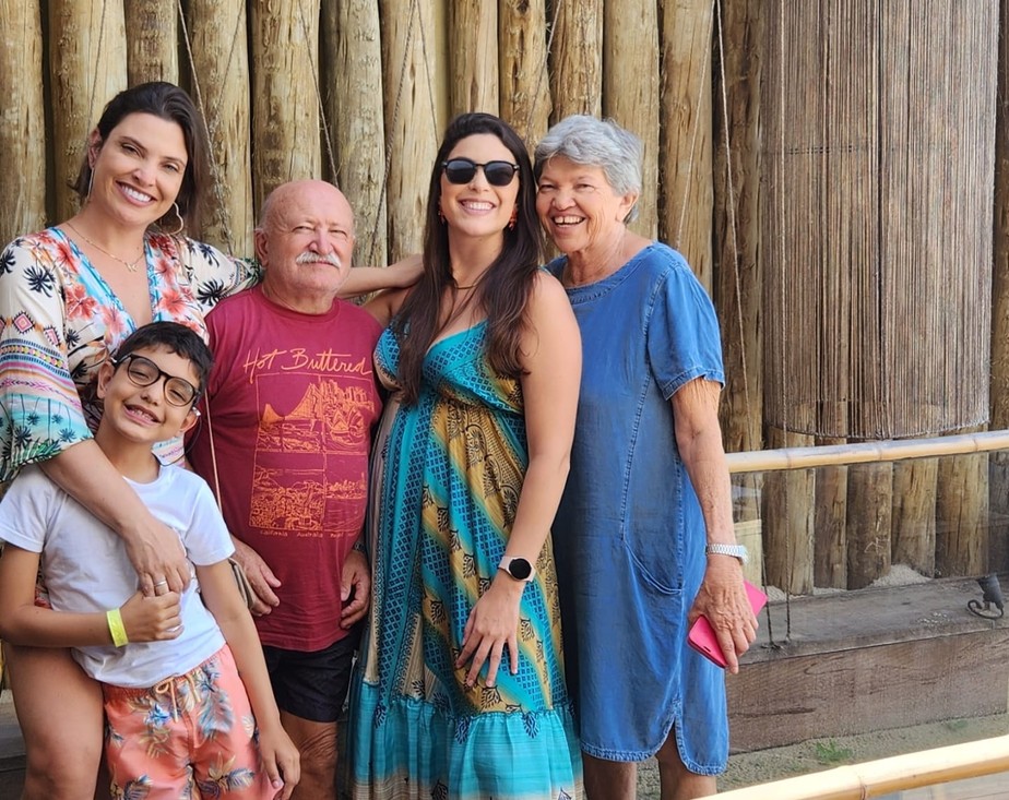 Família está há nove dias à espera de apoio de empresa de ônibus, após ...