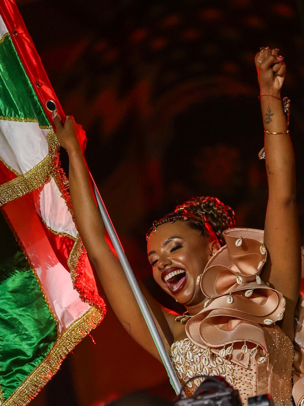 A porta-bandeira Taciana Couto — Foto: Rafael Arantes/ rep instagram