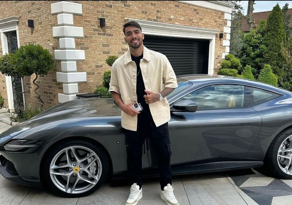 Lucas Paquetá com a Ferrari de R$ 3,4 milhões — Foto: reprodução/ instagram