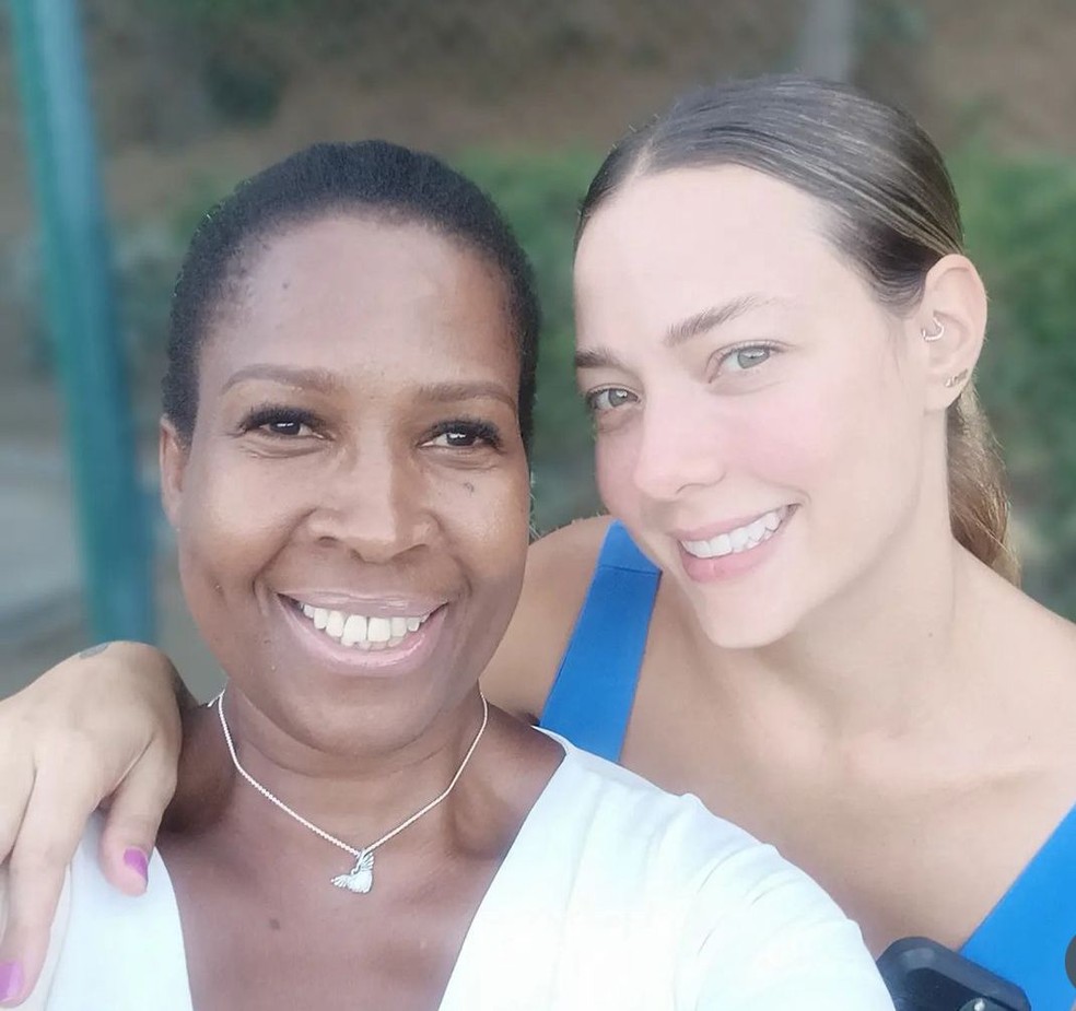 Carol Dantas conta que babá do seu filho com Neymar estudou e hoje é esteticista em Madri: 'Próprio esforço'